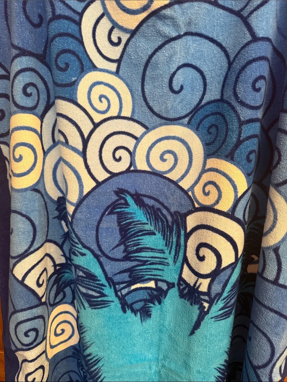 NWOT Blue Swirl Graphic Beach Towel